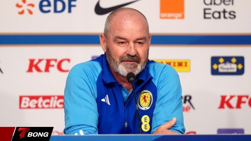 Clarke chỉ trích thẳng thắn vụ tràn sân của CĐV Celtic